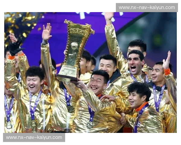 2014足协杯：京鲁决战，荣耀之巅，谁能捧起那座金杯？